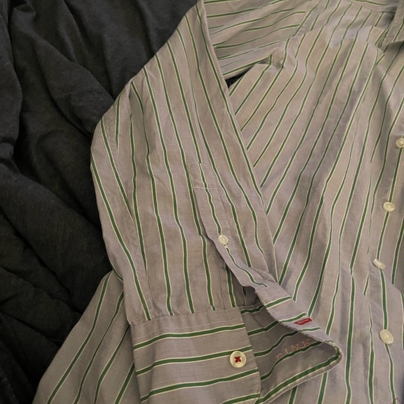 Nice button down - Picture 4 of 6